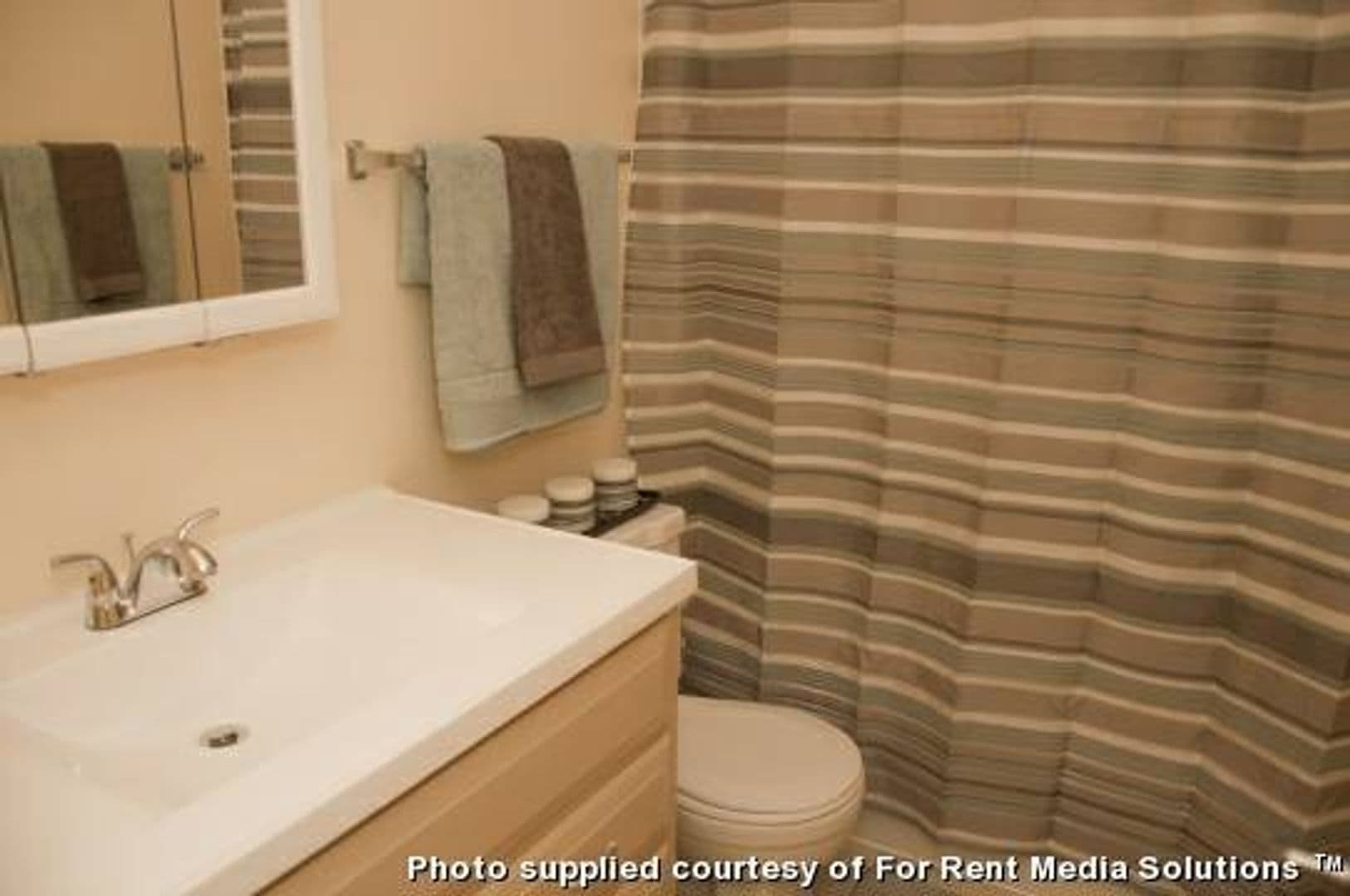 Indianapolis Apartment: 5220 Luzzane Lane