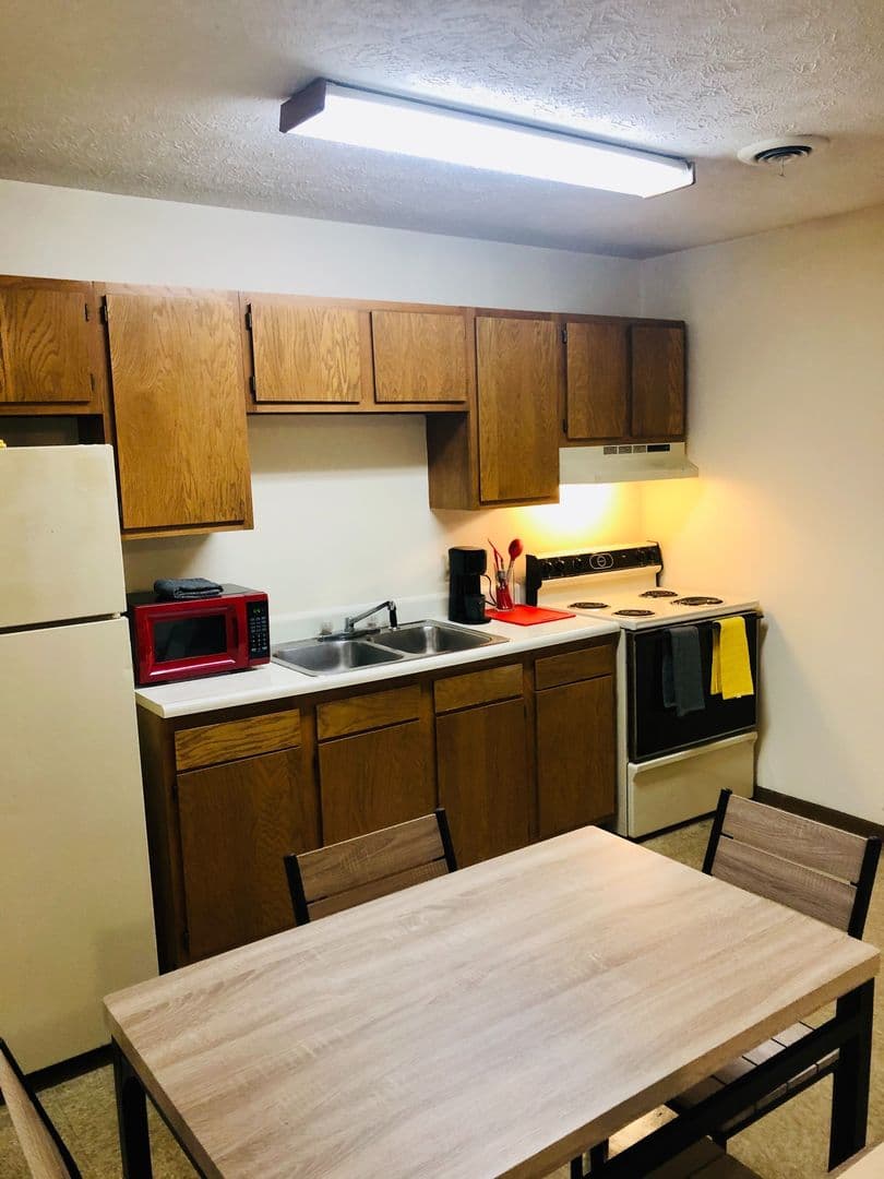 Terre Haute Apartment: 1095 Spruce St.