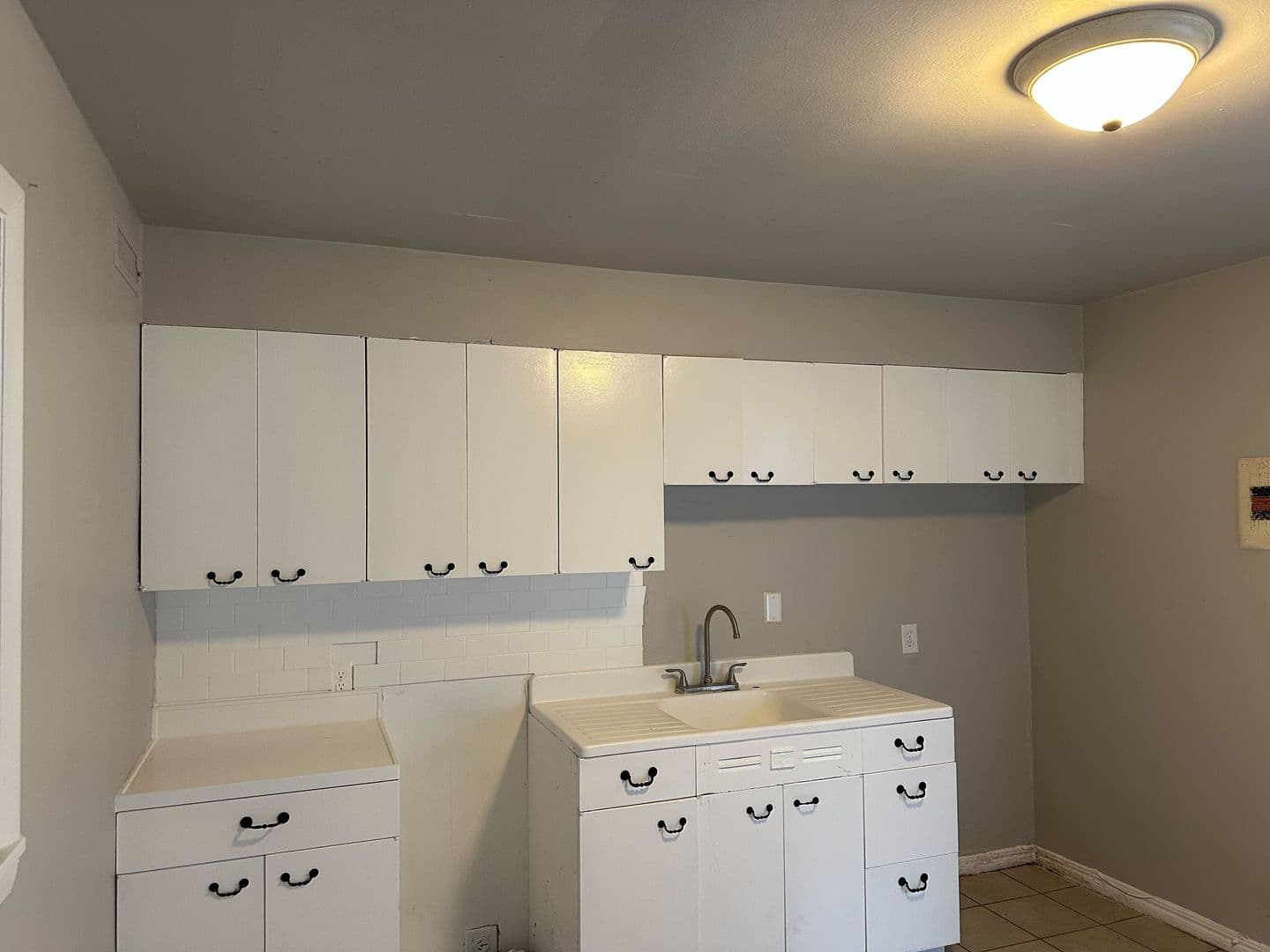 Oklahoma City Apartment: 1100 NW 27th St.