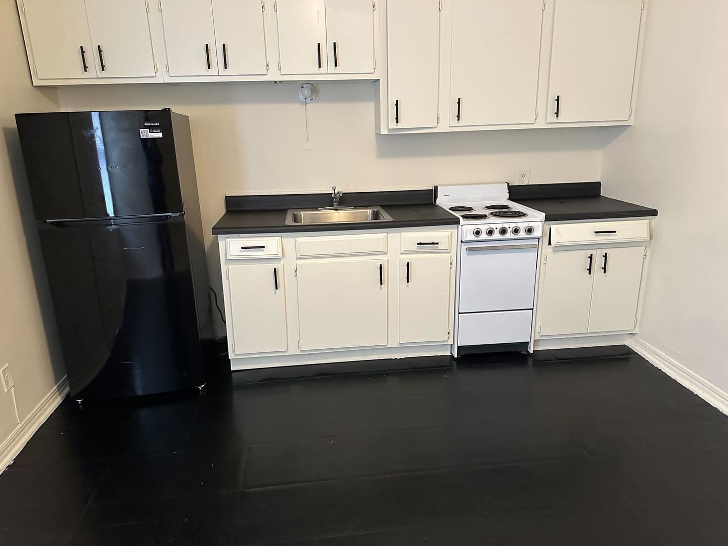 Oklahoma City Apartment: 1100 NW 27th St.