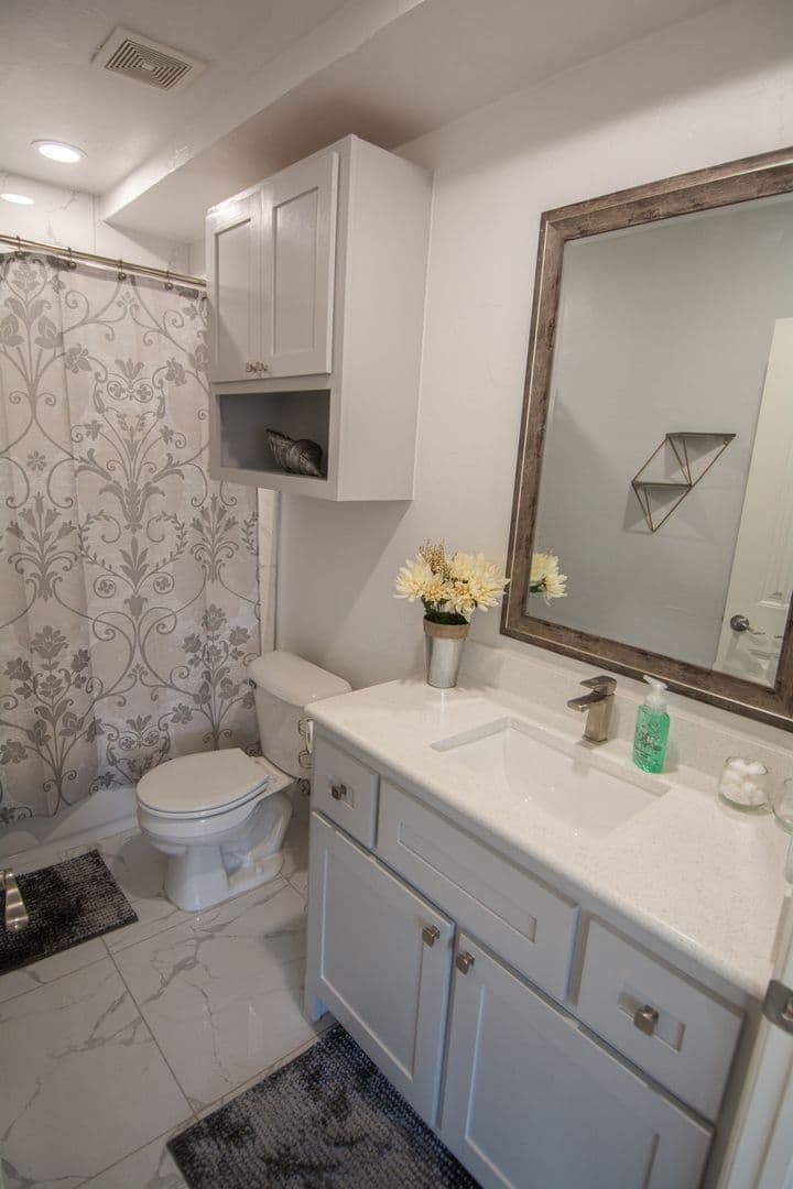 Oklahoma City Apartment: 900 NW 13th St.