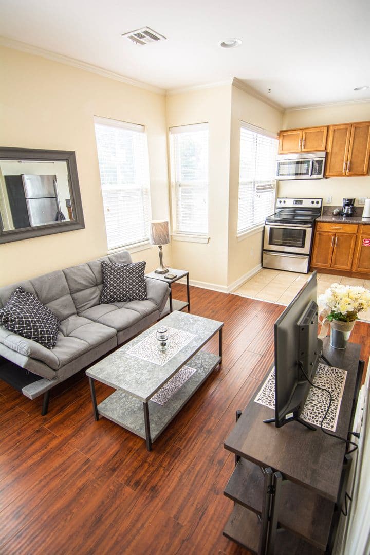 Oklahoma City Apartment: 910 NW 13th St.