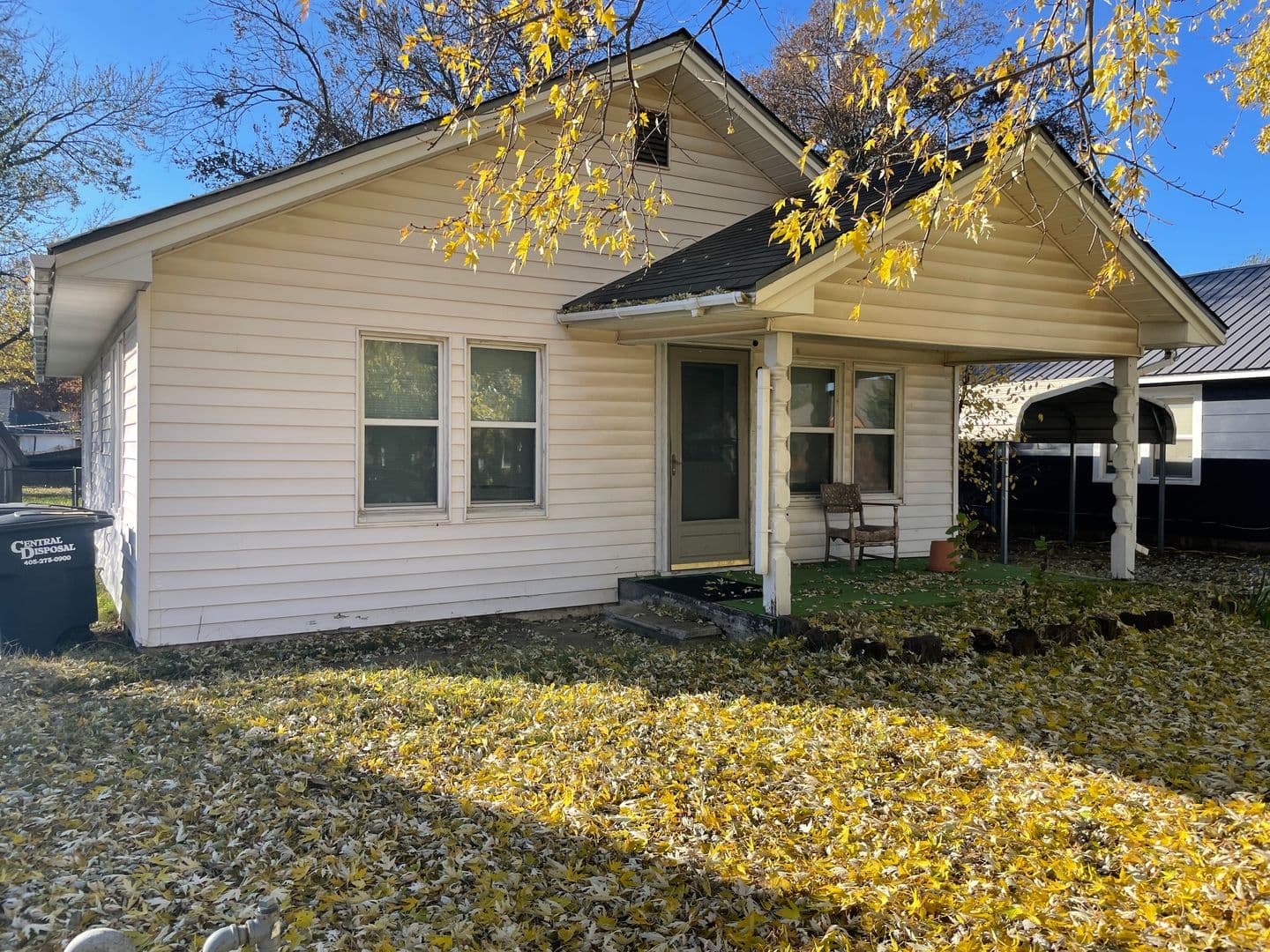 Shawnee House: 625 W Ford St.