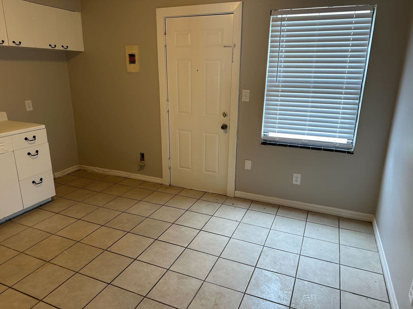 Oklahoma City Apartment: 1100 NW 27th St.