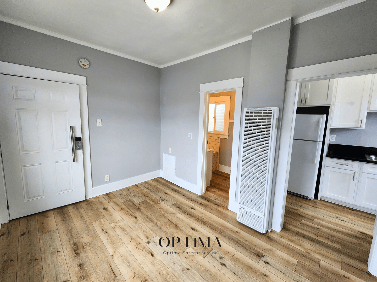 Long Beach Apartment: 322 Daisy Ave