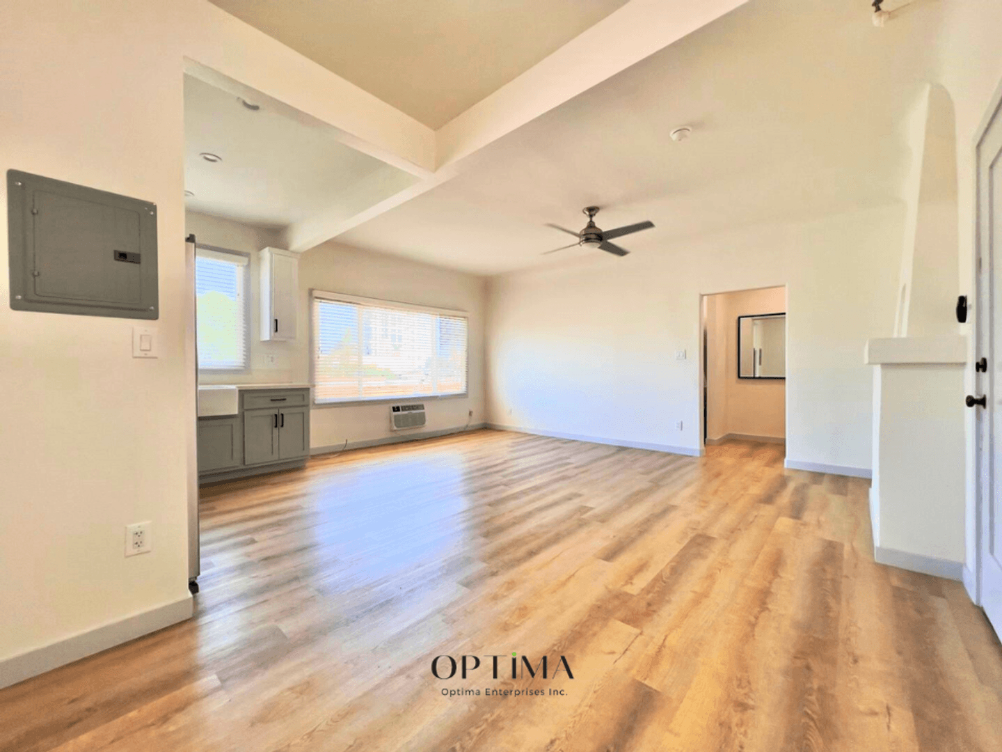 Long Beach Apartment: 1152 1st Street