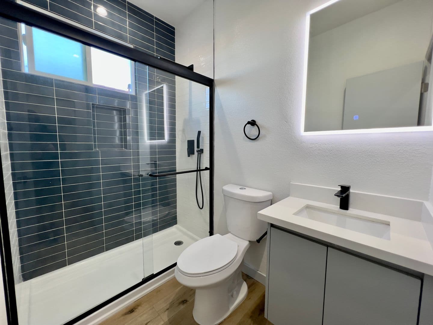 Long Beach Apartment: 1152 1st Street