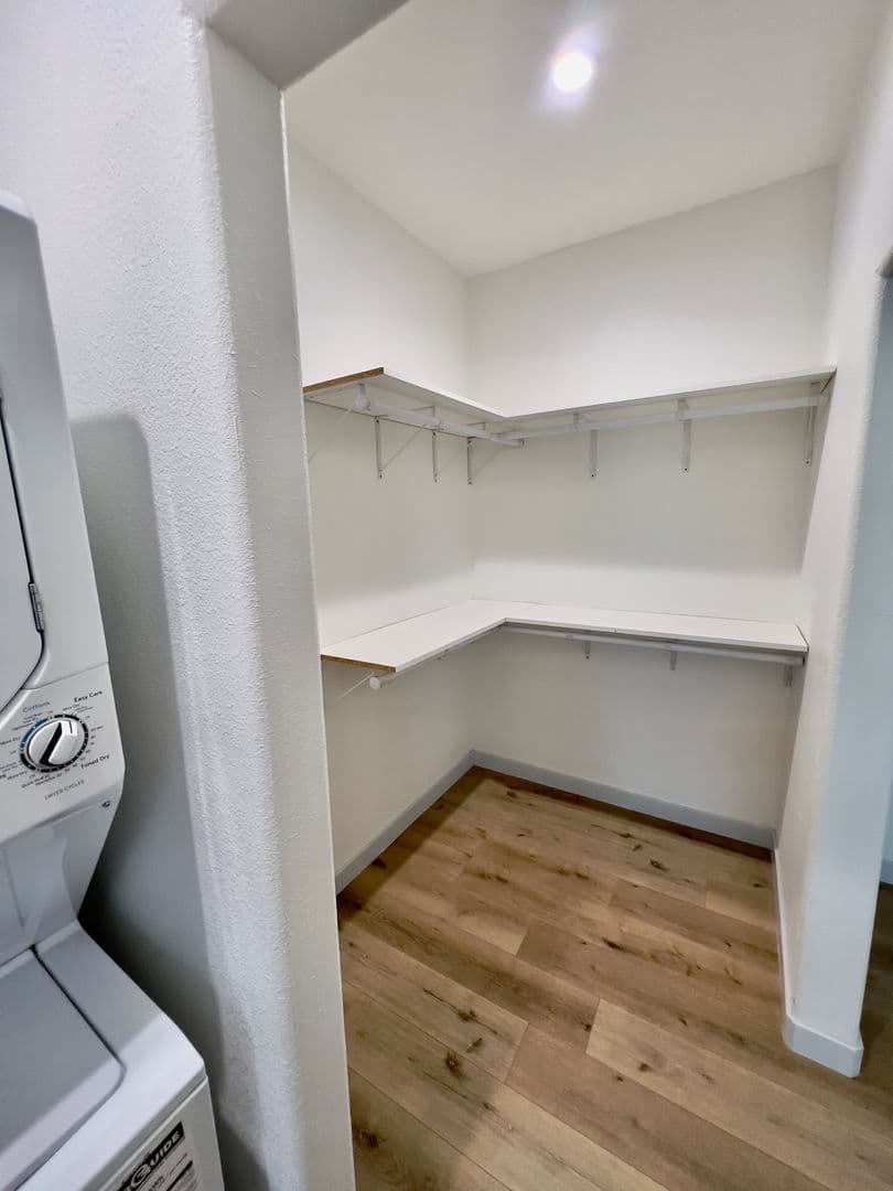 Long Beach Apartment: 1152 1st Street
