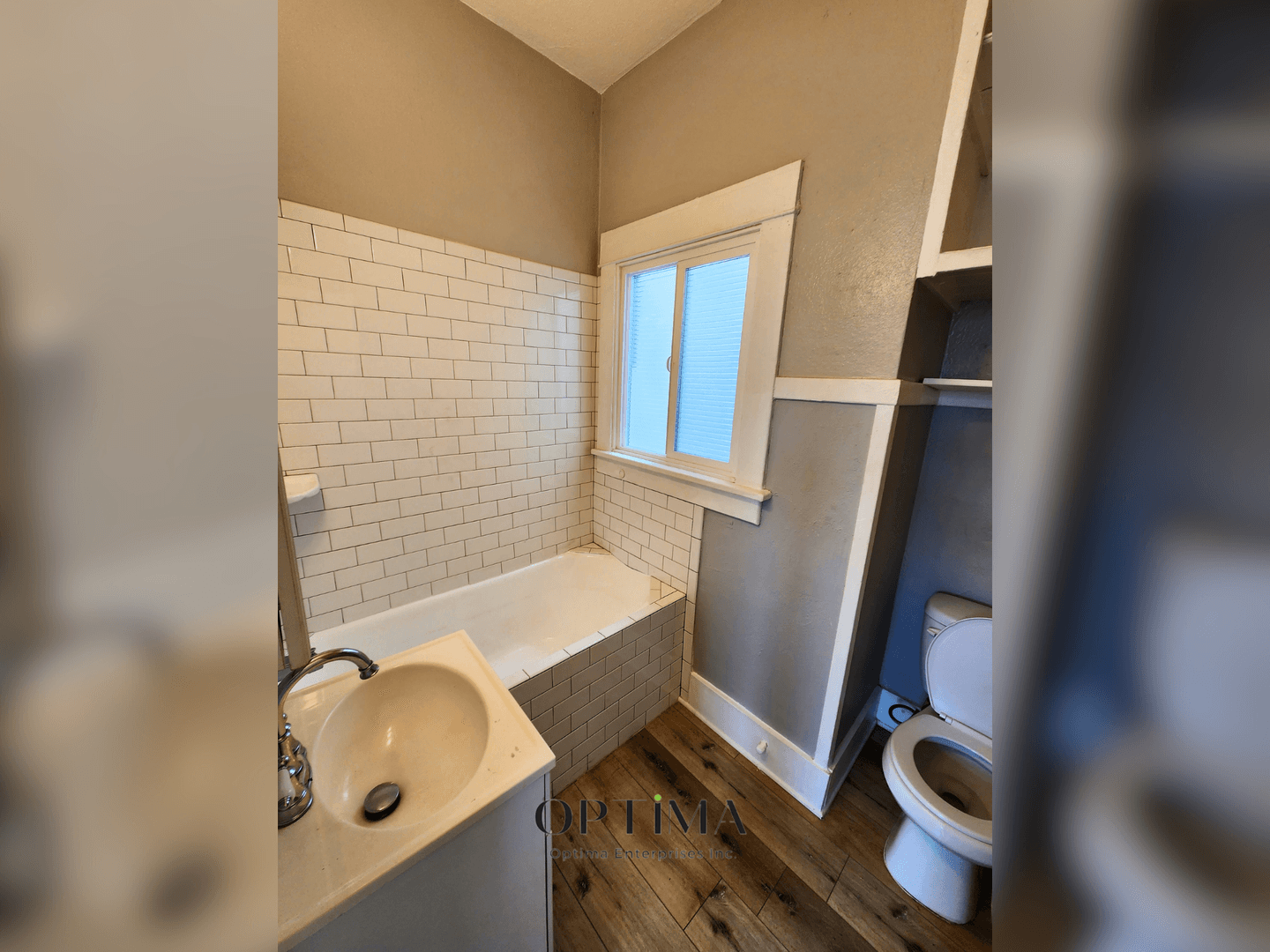 Long Beach Apartment: 322 Daisy Ave