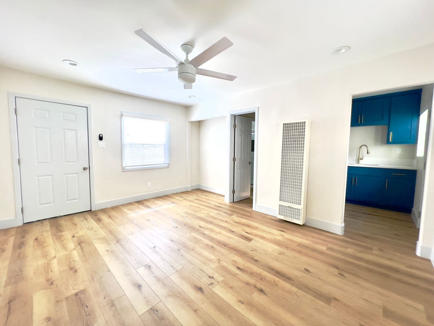 Long Beach Apartment: 1170 Cherry Ave