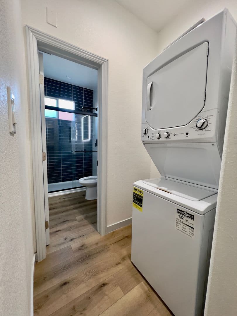 Long Beach Apartment: 1152 1st Street