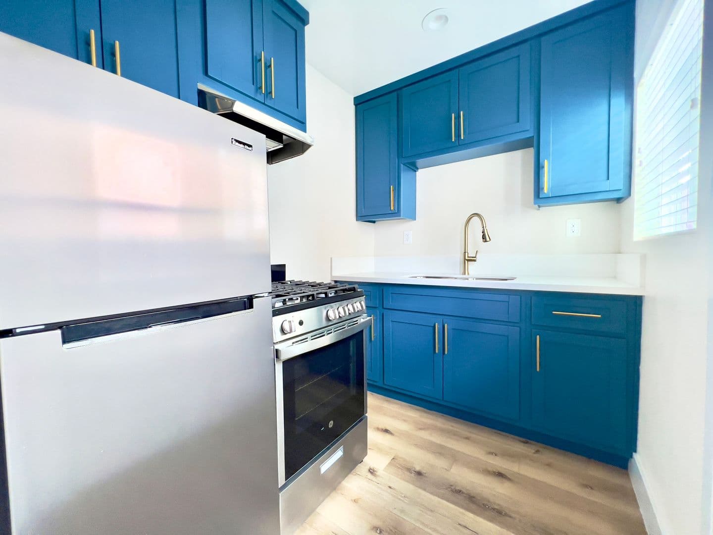 Long Beach Apartment: 1170 Cherry Ave