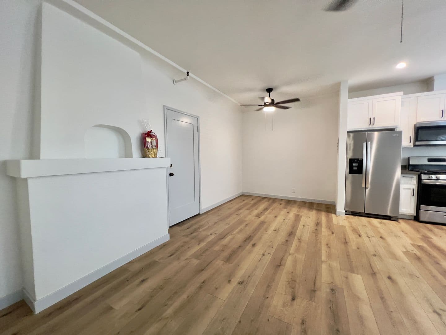 Long Beach Apartment: 1152 1st Street