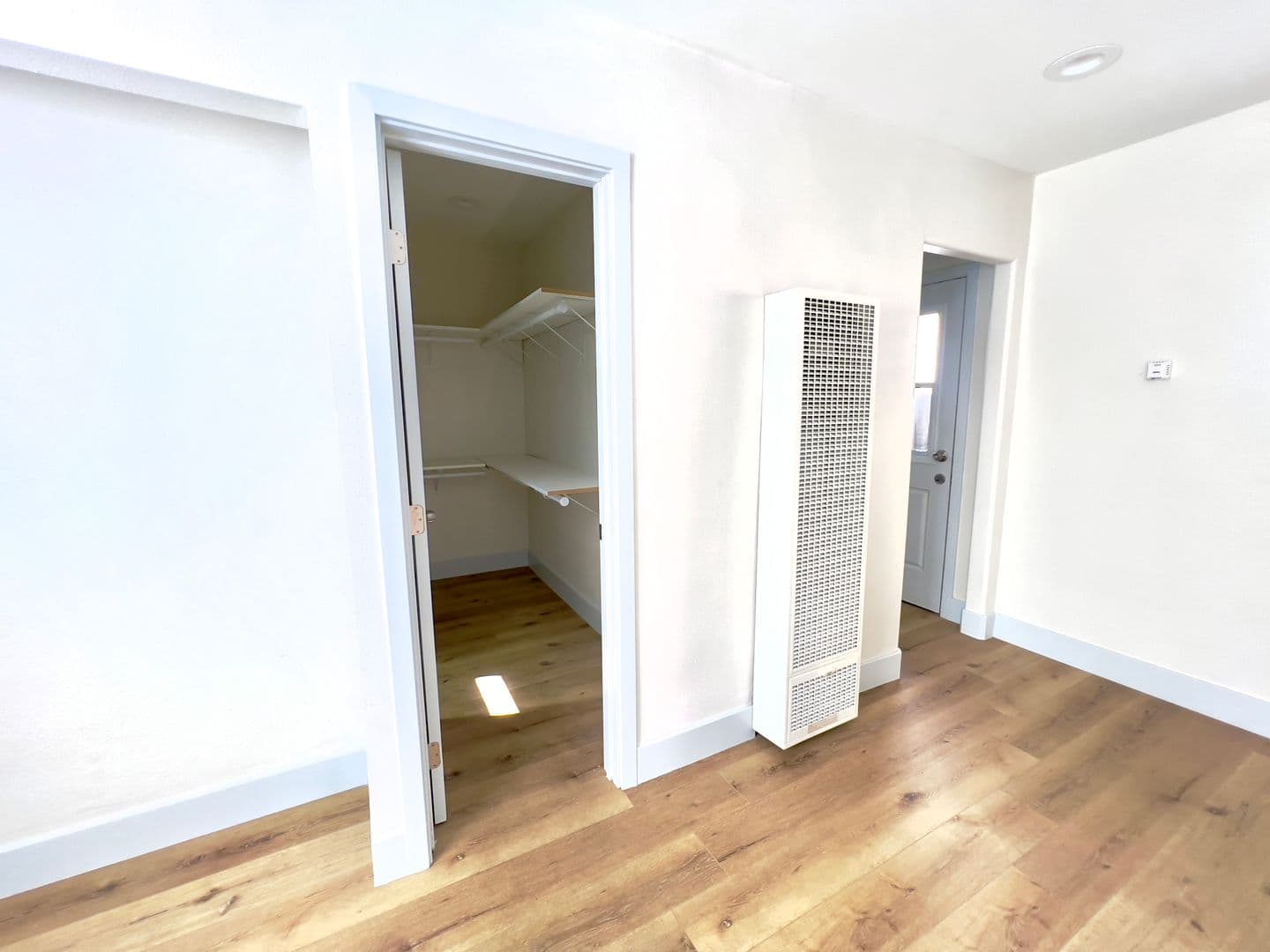 Long Beach Apartment: 1170 Cherry Ave