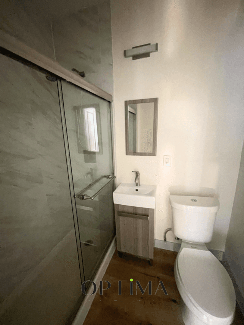 Long Beach Apartment: 1430 Linden Avenue