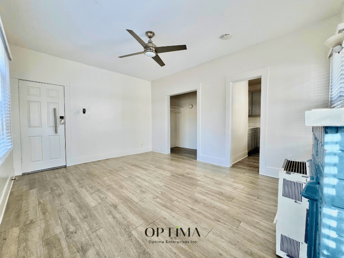 Long Beach Apartment: 328 W. 8th Street
