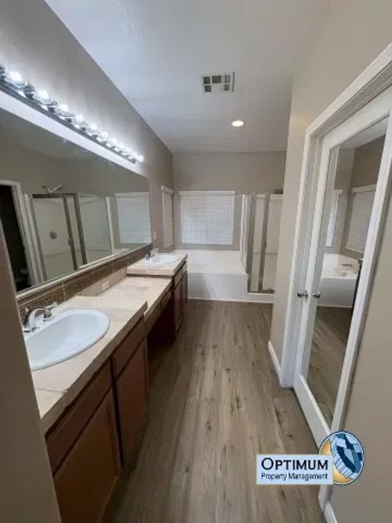 Victorville House: 12765 Boeing Crt.