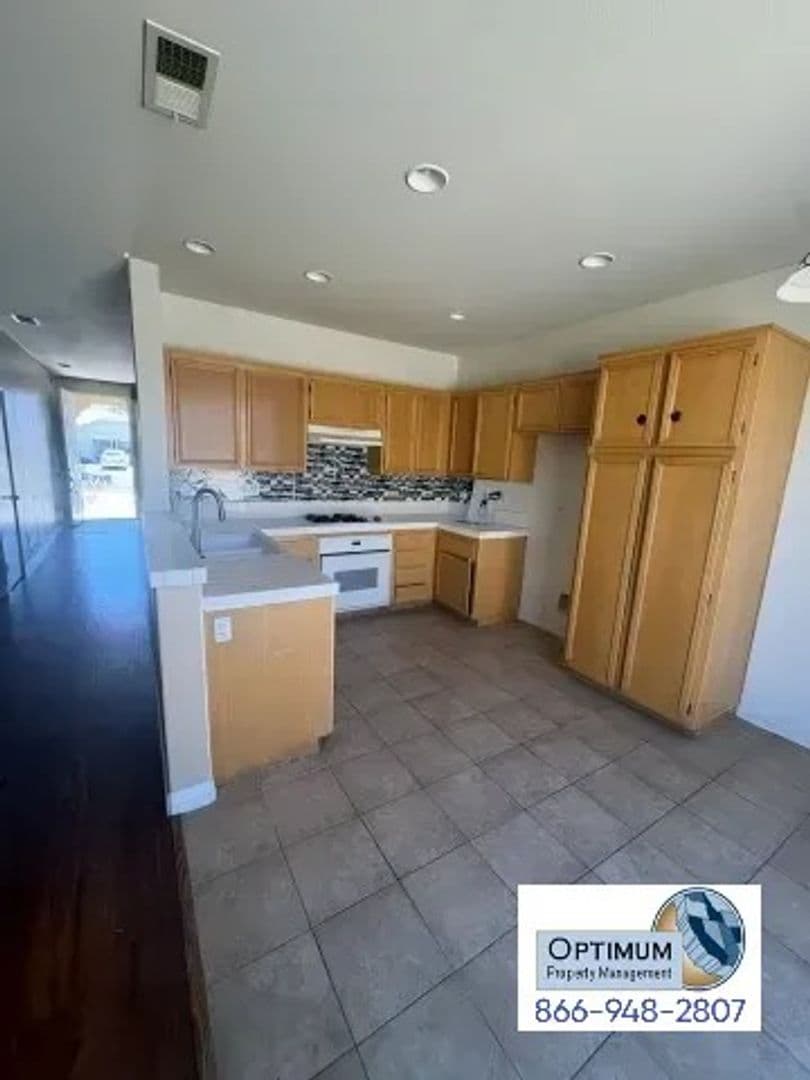 Victorville House: 12654 Meadow St.