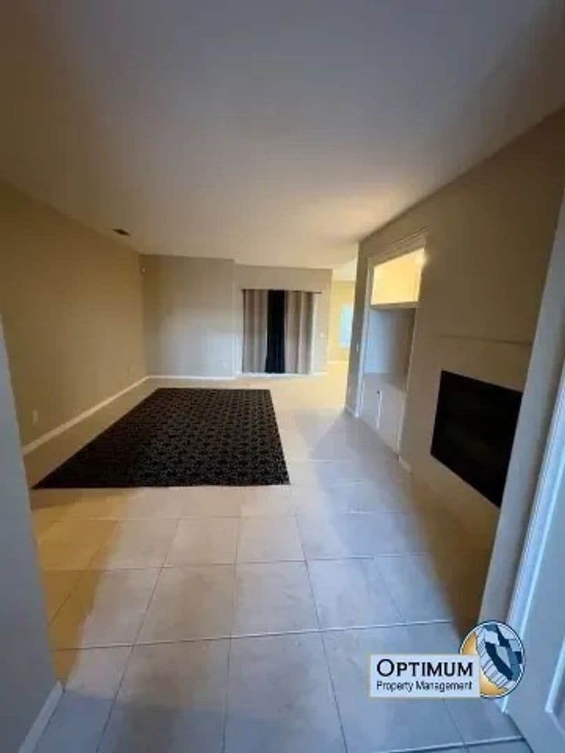 Victorville House: 12765 Boeing Crt.