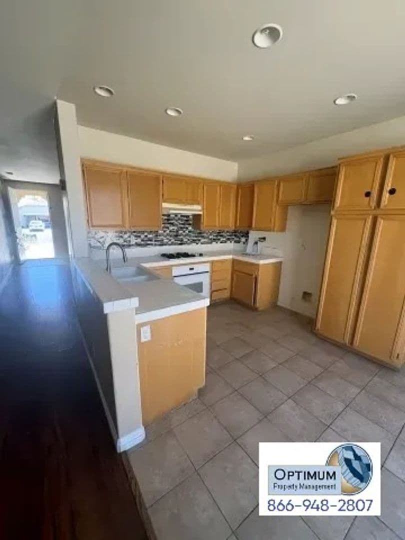 Victorville House: 12654 Meadow St.