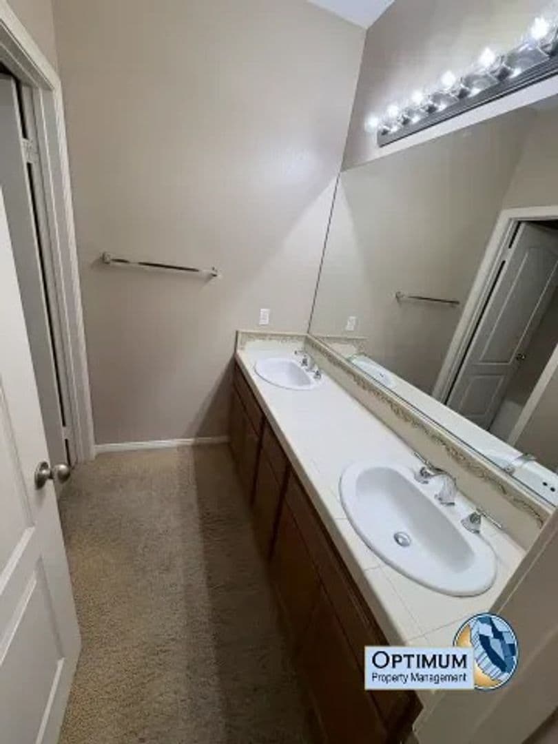 Victorville House: 12765 Boeing Crt.