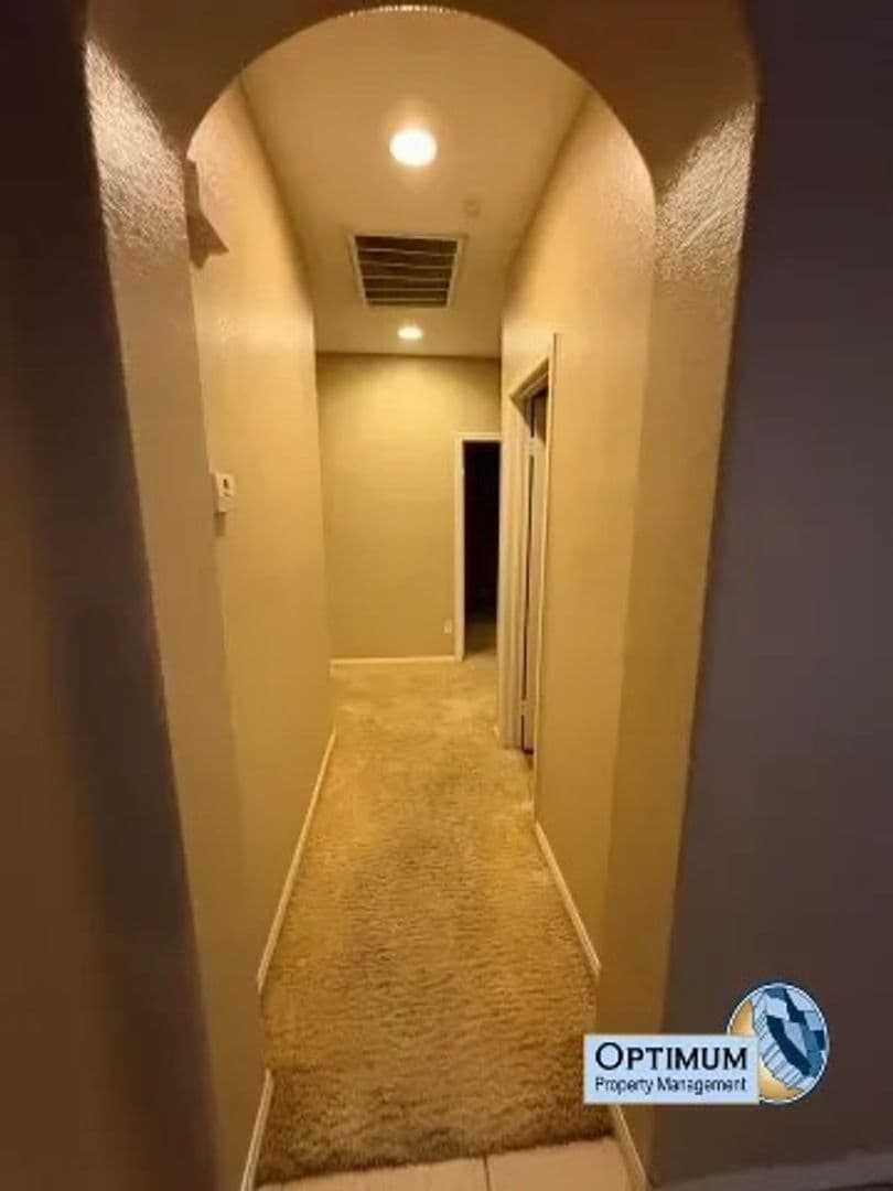 Victorville House: 12765 Boeing Crt.