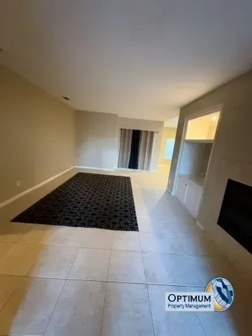 Victorville House: 12765 Boeing Crt.