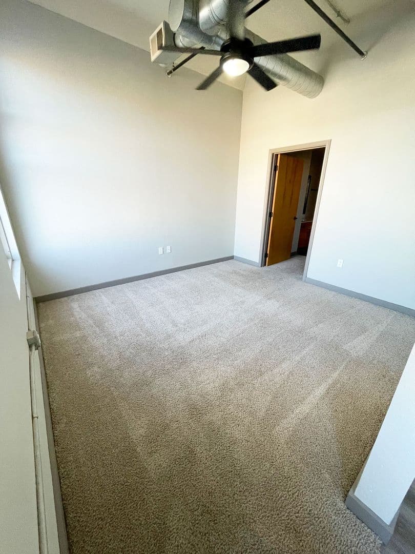 Kansas City Apartment: 1004 Baltimore Ave