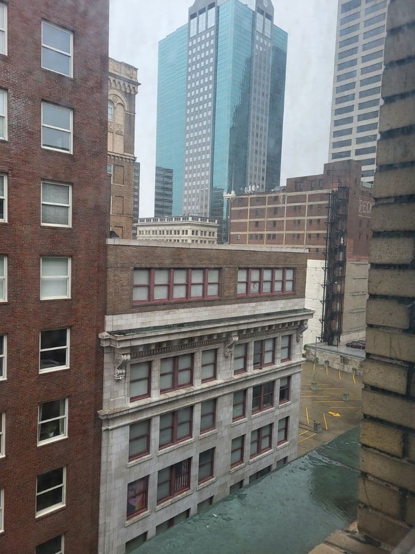 Kansas City Apartment: 1004 Baltimore Ave