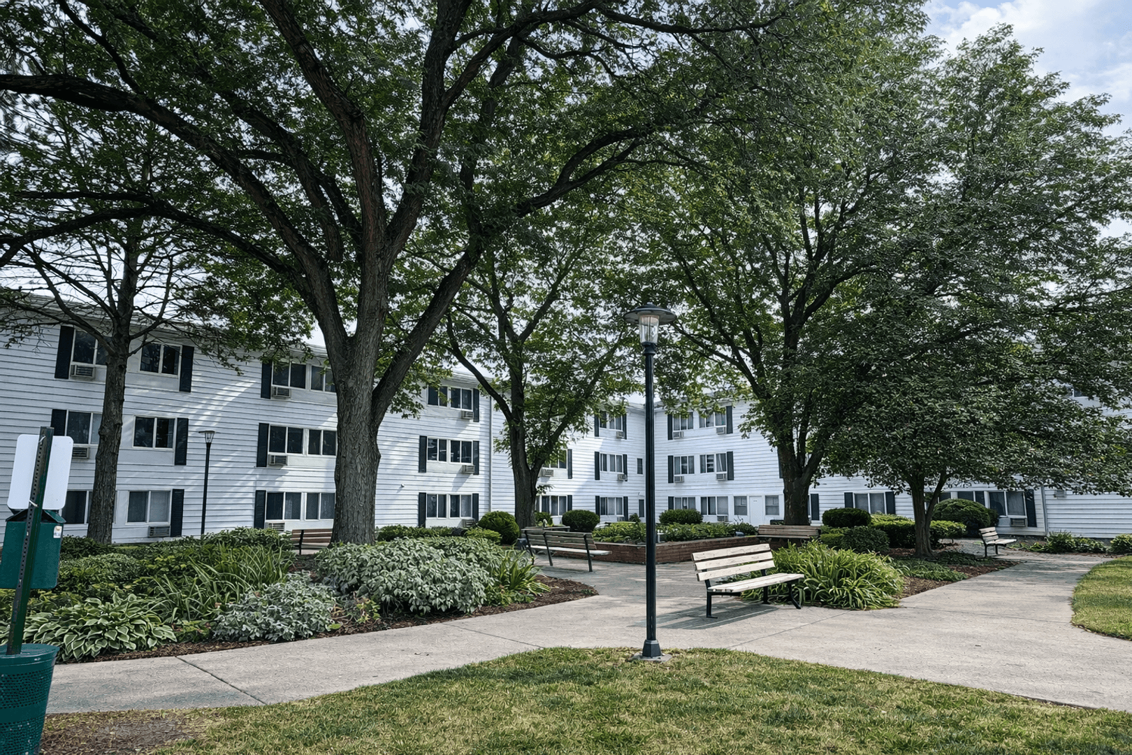 Des Moines Apartment: 1800 Watrous Ave