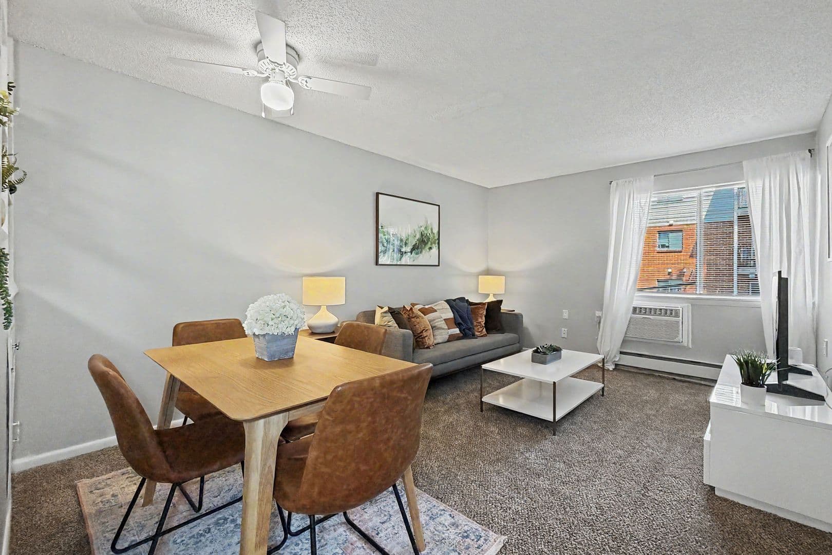 Des Moines Apartment: 1800 Watrous Ave