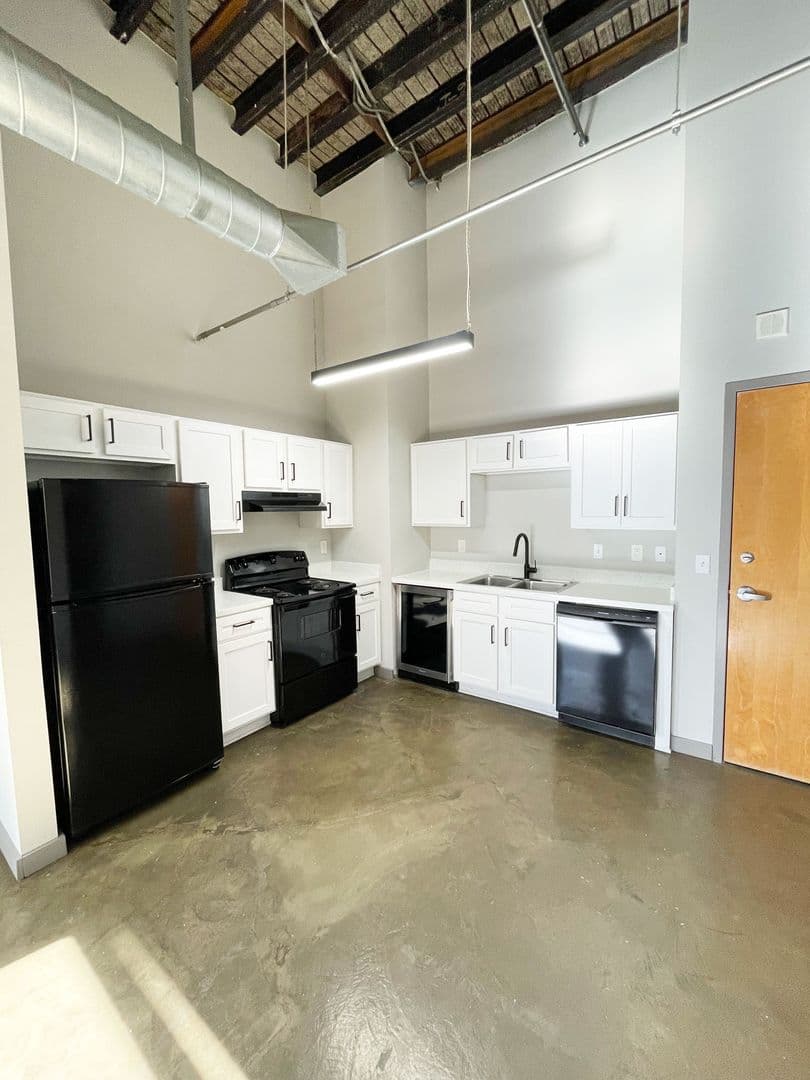 Kansas City Apartment: 1004 Baltimore Ave