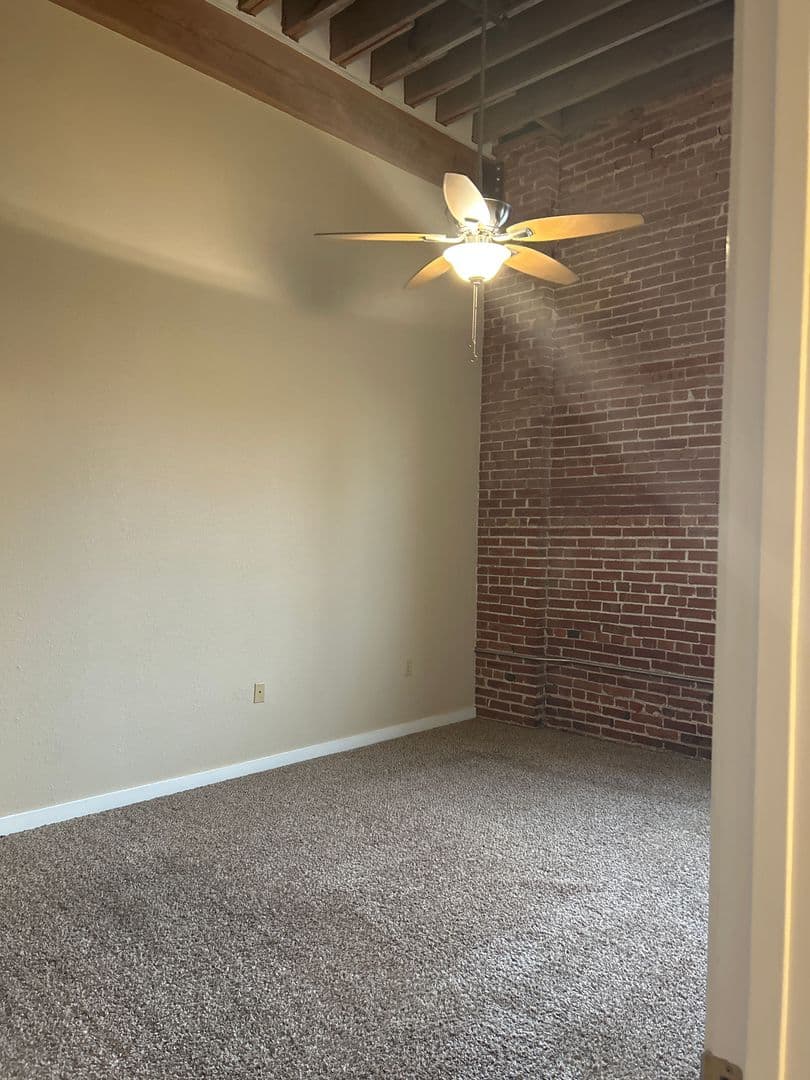 Kansas City Apartment: 1601 Walnut Street