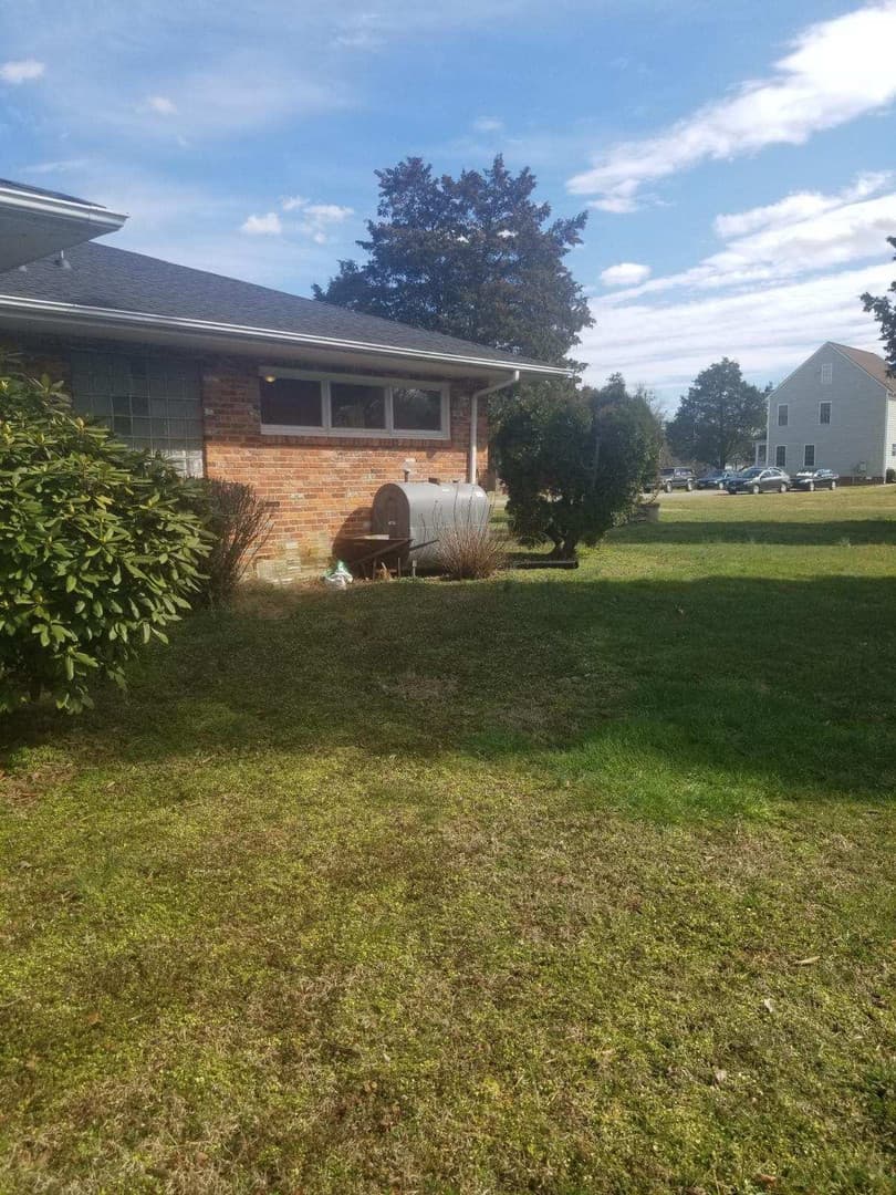 Sandston House: 3940 Senior Lane
