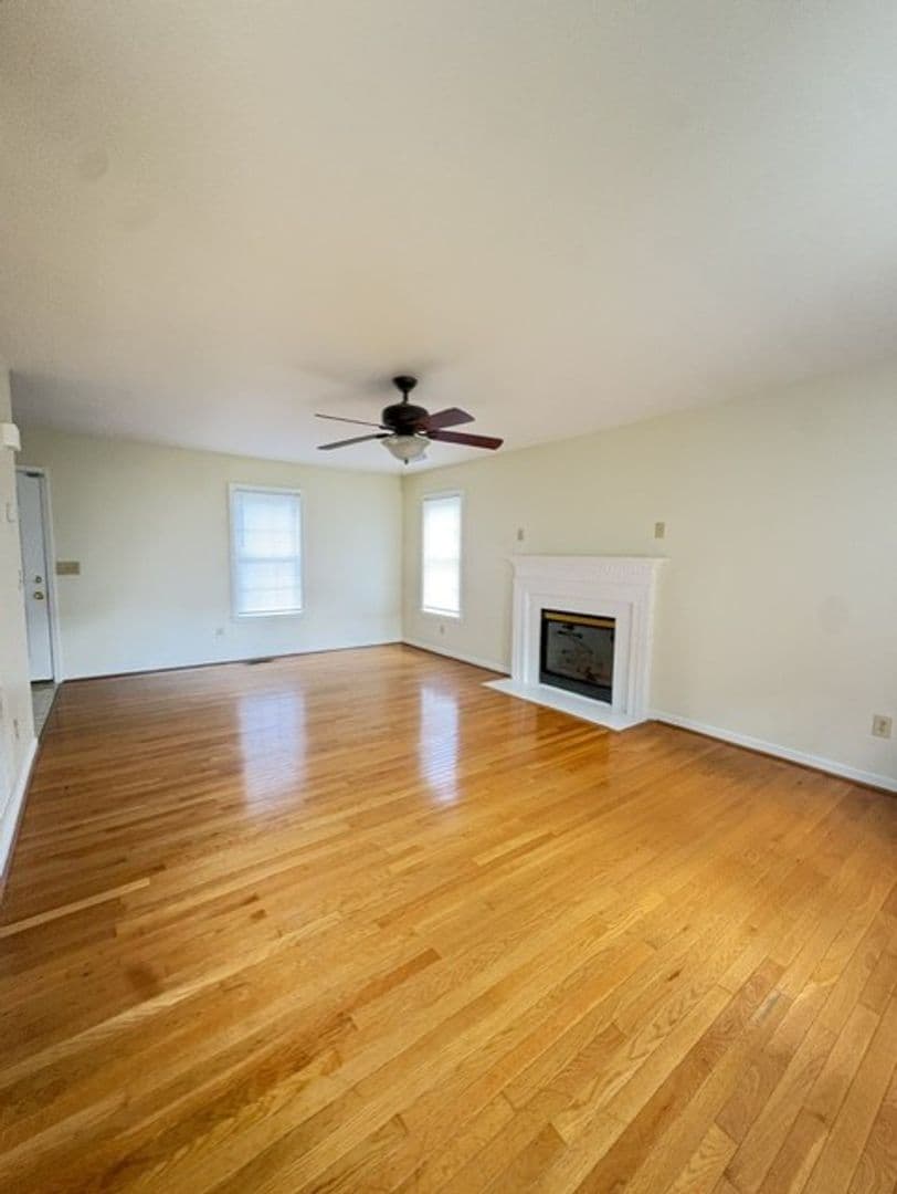 Glen Allen House: 5417 Kimbermere Court