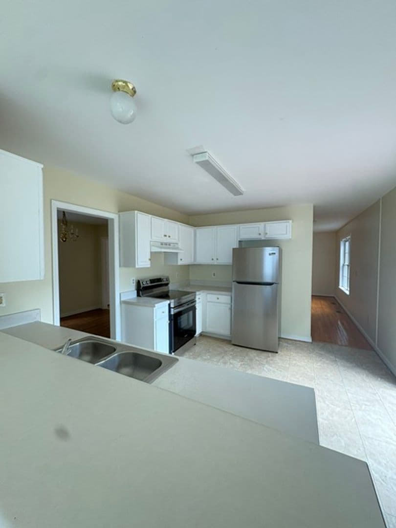 Glen Allen House: 5417 Kimbermere Court