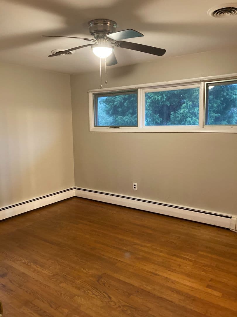 Sandston House: 3940 Senior Lane
