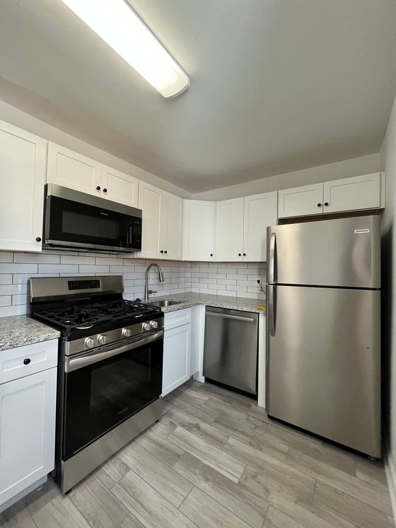 Henrico House: 39 Rock Garden Lane