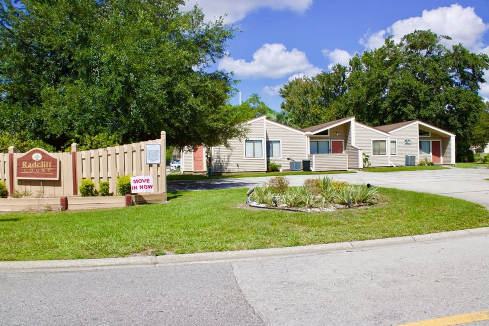 Jacksonville Apartment: 4731-4761 Radcliff Court
