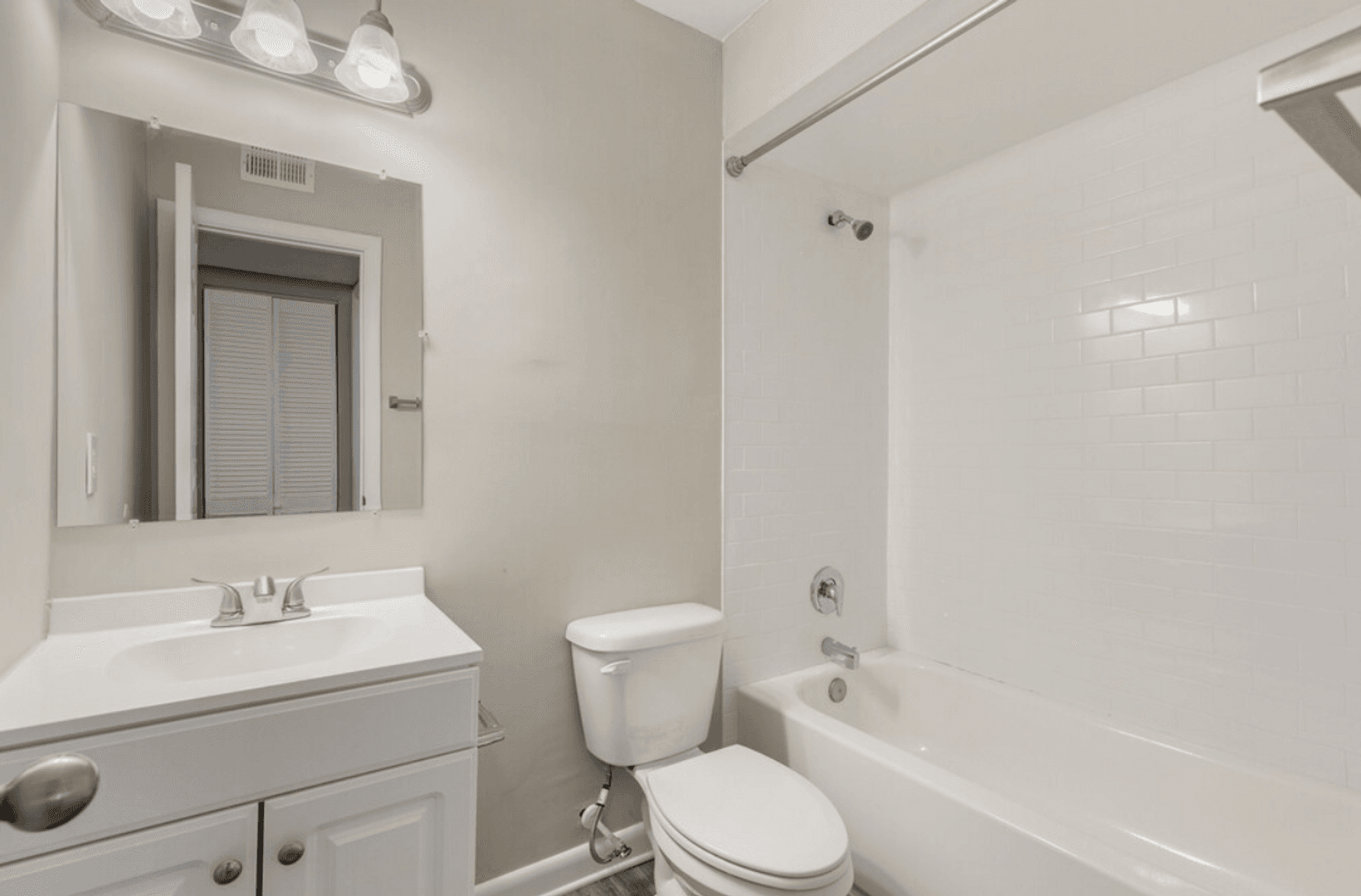 Jacksonville Apartment: 5521 Ricker Rd