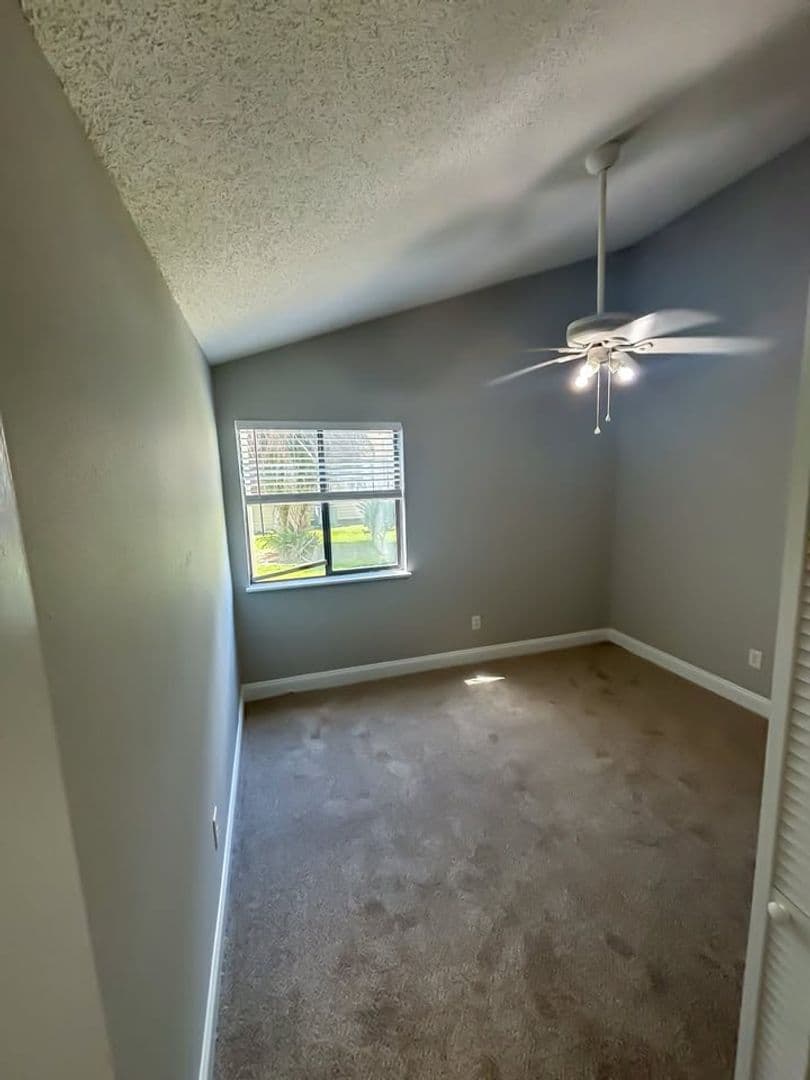 Jacksonville Apartment: 4731-4761 Radcliff Court