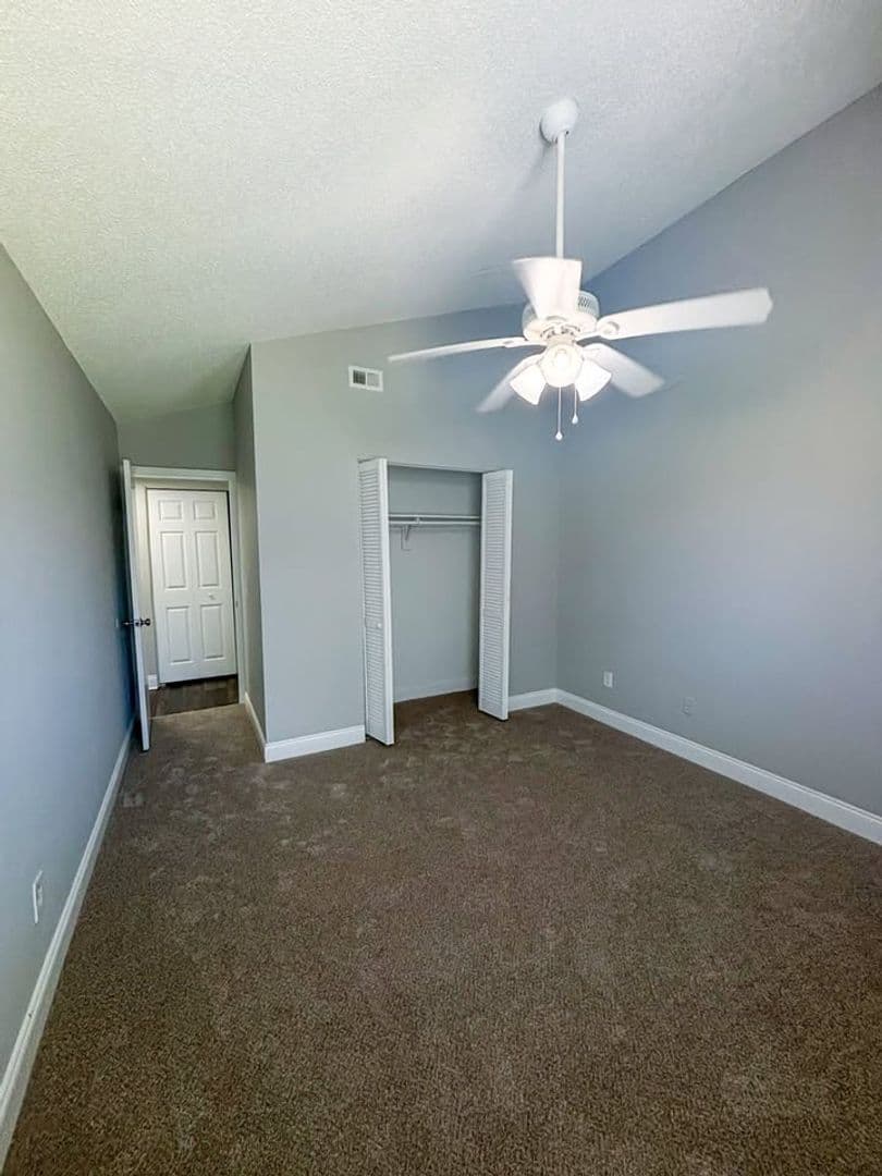 Jacksonville Apartment: 4731-4761 Radcliff Court