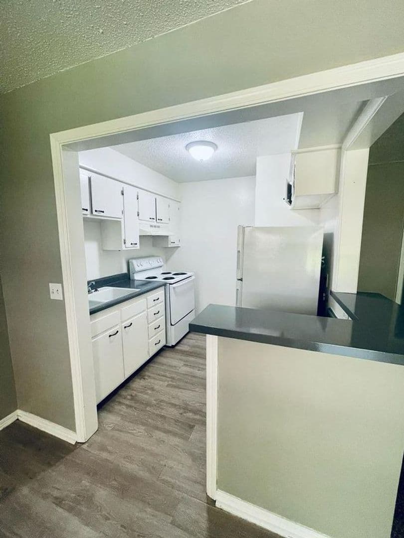 Midwest City Apartment: 327 North Midwest Boulevard