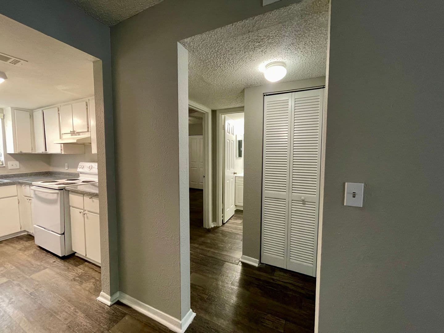 Jacksonville Apartment: 2650 Dean Road