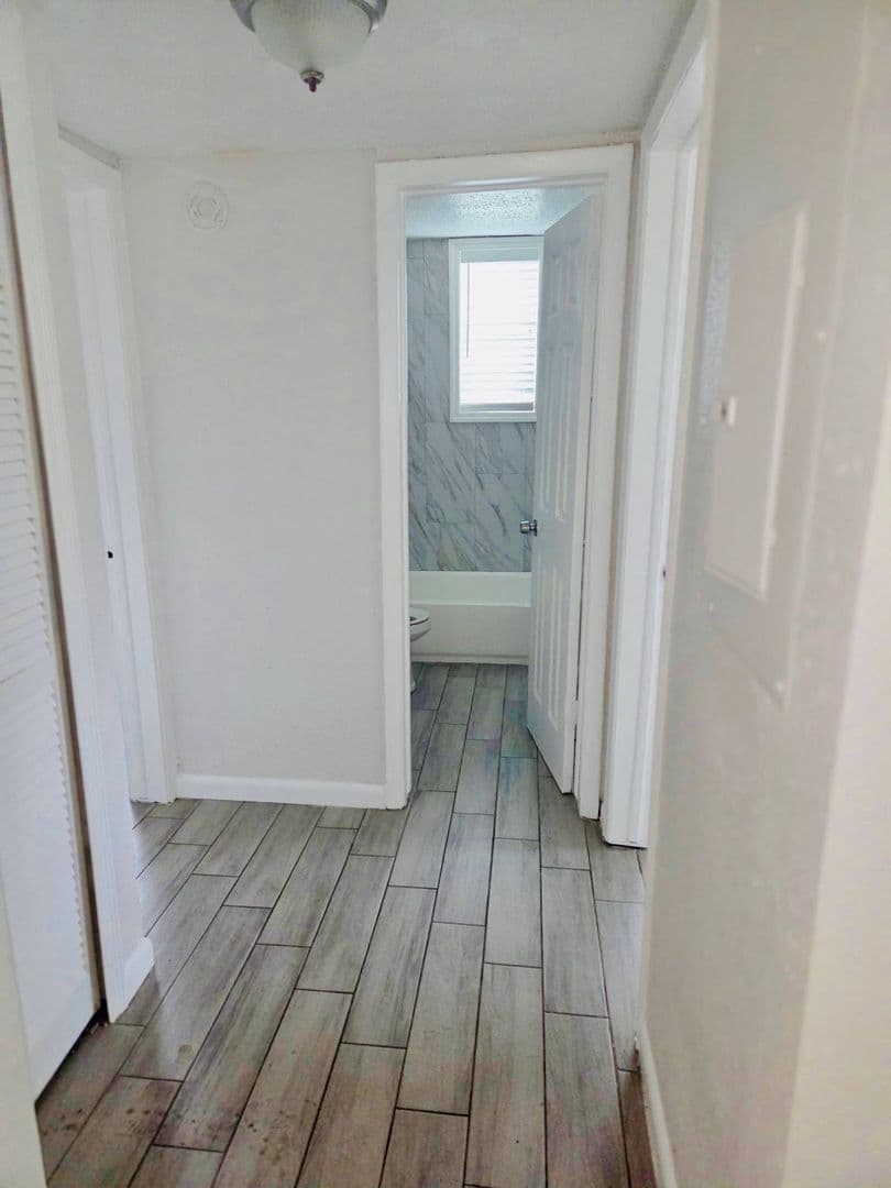 Jacksonville Apartment: 1124 W. 25th Street