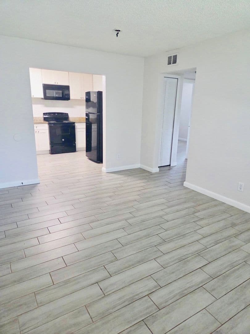 Jacksonville Apartment: 1168 W. 20th Street
