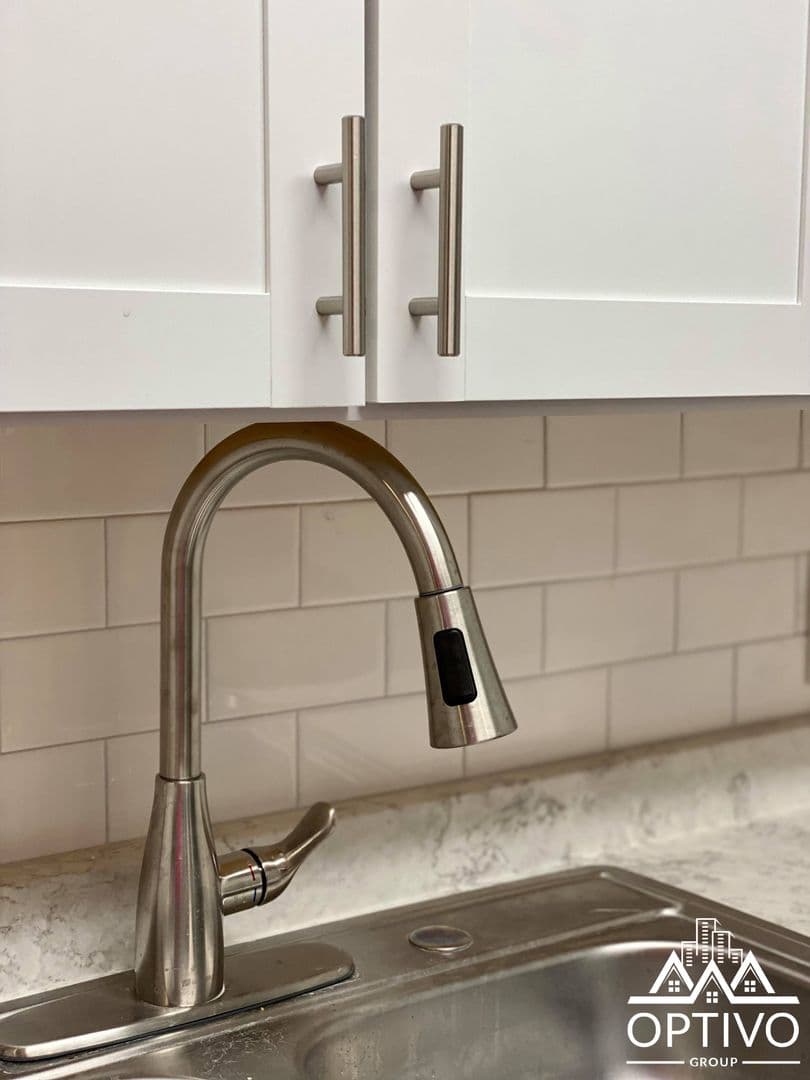 Jacksonville Apartment: 1811 Rogero Rd