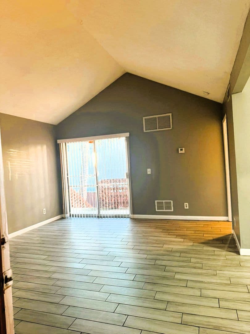 Jacksonville Apartment: 1035 Arco Drive