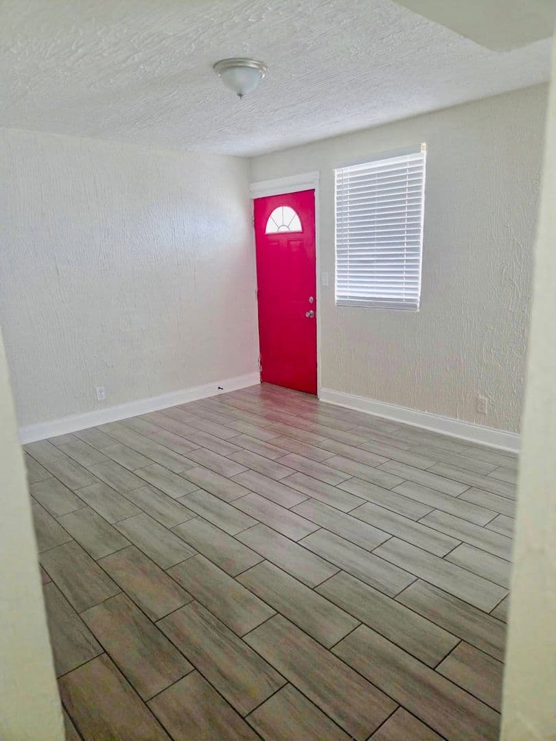 Jacksonville Apartment: 1168 W. 20th Street