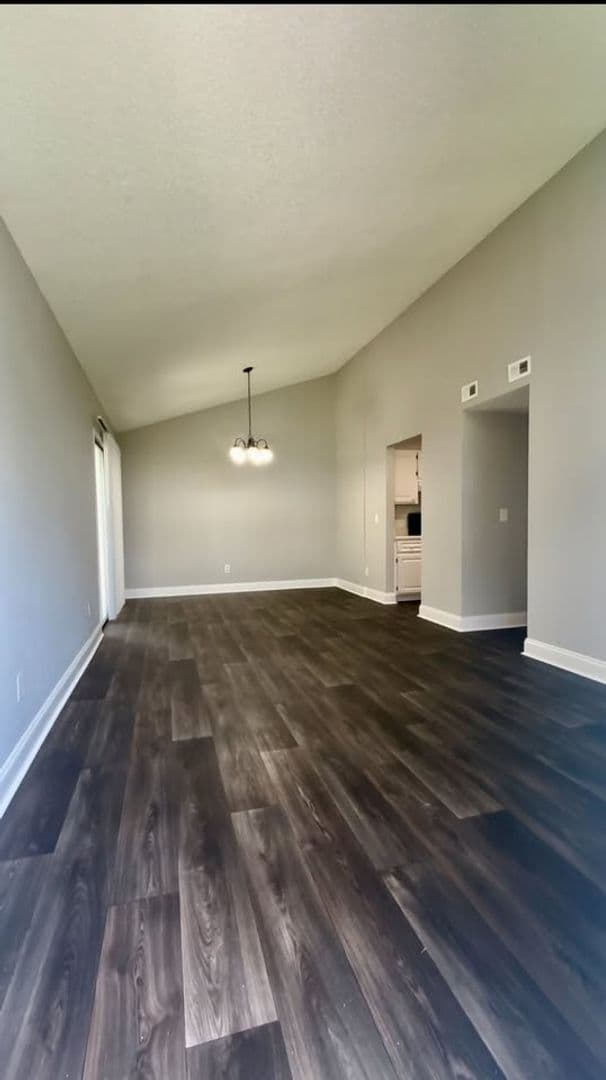 Jacksonville Apartment: 4731-4761 Radcliff Court